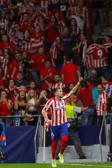 El bello gol de Héctor Herrera, en imágenes