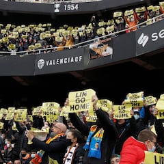 A Lim no le salva de la crítica de Mestalla ni el gol de Soler