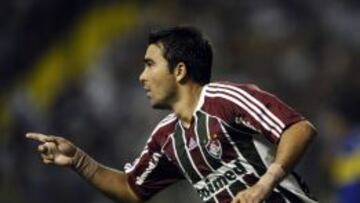 Deco, en un partido con Fluminense.