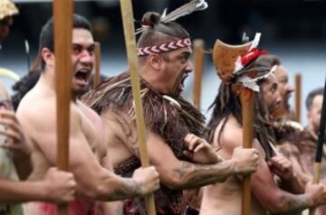 Guerreros maorís durante el funeral de Jonah Lomu en Auckland.