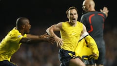 Iniesta celebra su gol al Chelsea, en 2009.