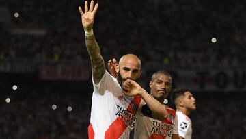 CORDOBA, ARGENTINA - NOVEMBER 14: Javier Pinola of River Plate celebrates after scoring the first goal of his team with teammate Nicolas De la Cruz during a Semi Final match between River Plate and Club Atl&eacute;tico Estudiantes as part of Copa Argentin