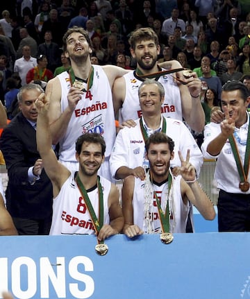 Campeón de Europa en el Eurobasket de Lituania 2011 tras ganar la final ante Francia por 98-85.