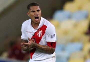 1-1. Paolo Guerrero celebró el gol del empate.