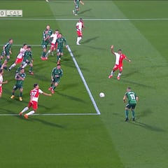 Bernardo y Barcenas mantienen en la lucha al Girona