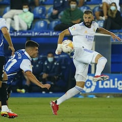 Benzema y Nacho marcan la hora