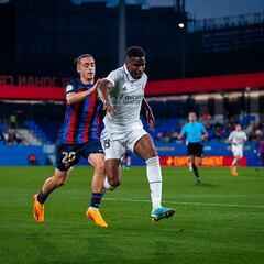 Rafa Márquez y Barça B golean al Real Madrid Castilla