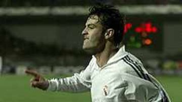 <b>RESPONSABILIDAD</B>. Morientes liderará el ataque madridista ante la ausencia de Raúl.