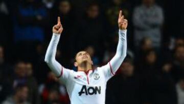 Chicharito Hernández.