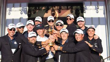 (Back Row L-R: Matt Kuchar, Dustin Johnson, Brandt Snedeker, Brooks Koepka, Zach Johnson, J.B. Holmes, Phil Mickelson, Jimmy Walker, Rickie Fowler; Front Row L-R: Ryan Moore, Davis Love III, Jordan Spieth, Patrick Reed) The United States Team gather for a