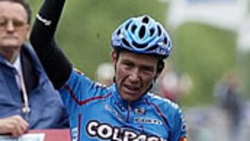 <B>BAJO LA LLUVIA.</B> El italiano Denis Lunghi (Colpack) ha conseguido la victoria en la 12ª etapa del Giro del Italia, que ha estado marcada por la lluvia.