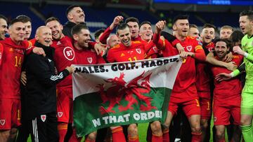 Bale con la pancarta de "Gales. Golf. Madrid. En ese orden".