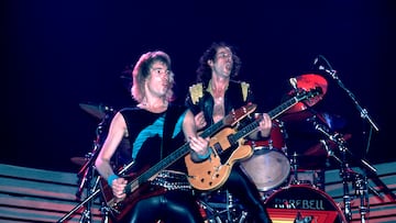 German Rock musicians Francis Buchholz (left), on bass guitar and Klaus Meine, on guitar, both of the group Scorpions, at the Rosemont Horizon, Rosemont, Illinois, May 20, 1984. (Photo by Paul Natkin/Getty Images)