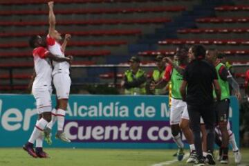 DIM y Santa Fe en vibrante partido de los cuartos de final de la Liga Águila