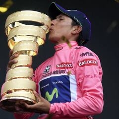 ¿Qué ciclistas colombianos han ganado el Giro de Italia y cuántos tienen alguna victoria de etapa?