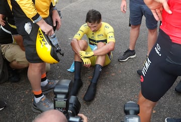 Primoz Roglic después de perder el Tour tras la etapa de hoy. 