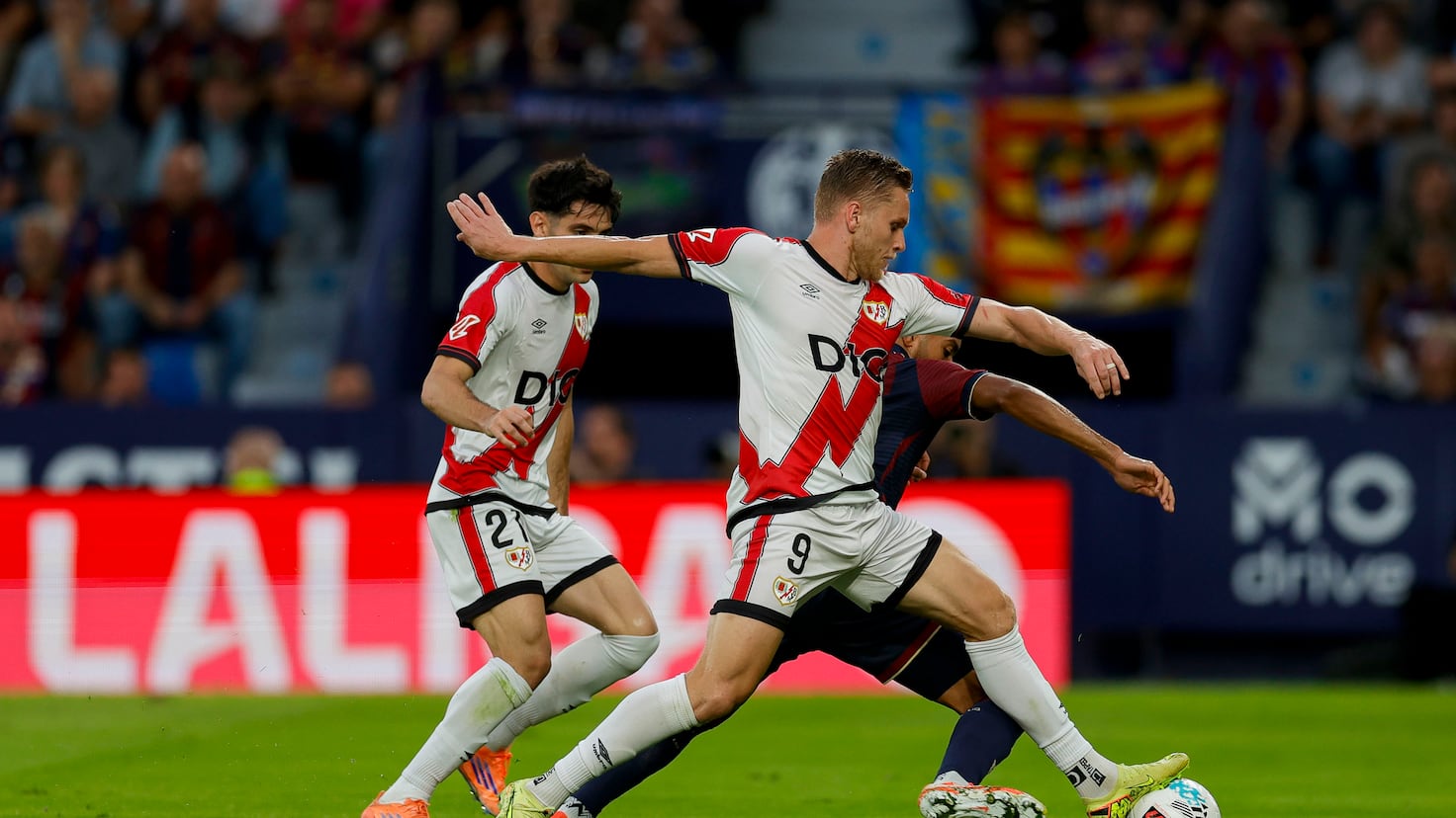 Jugadores del Rayo Vallecano celebrando un gol