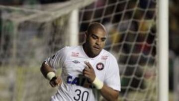 Adriano, en su último equipo.