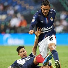 Sergio Flores pensó en el retiro antes de debutar con Chivas