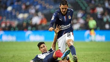 Sergio Flores pensó en el retiro antes de debutar con Chivas