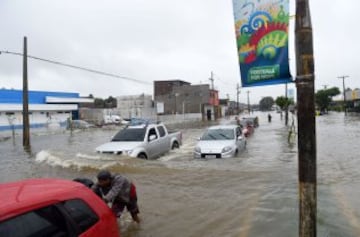 Llovió durante toda la noche, y las calles de Recife se inundaron y se hicieron intransitables. Se temió que no se pudiera jugar el  partido Alemania y Estados Unidos, correspondiente al Grupo G de la Copa del Mundo, pero aunque los accesos estaban inundados el terreno de juego había drenado bien y se pudo jugar sin problemas.