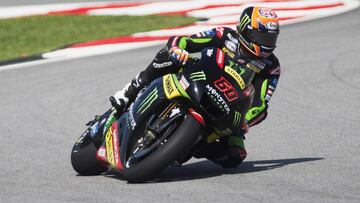 KUALA LUMPUR, MALAYSIA - OCTOBER 28:  Michael Van Der Mark of Netherlands and Monster Yamaha Tech 3
  rounds the bend during the qualifying practice during the MotoGP Of Malaysia - Qualifying at Sepang Circuit on October 28, 2017 in Kuala Lumpur, Malaysia.  (Photo by Mirco Lazzari gp/Getty Images)