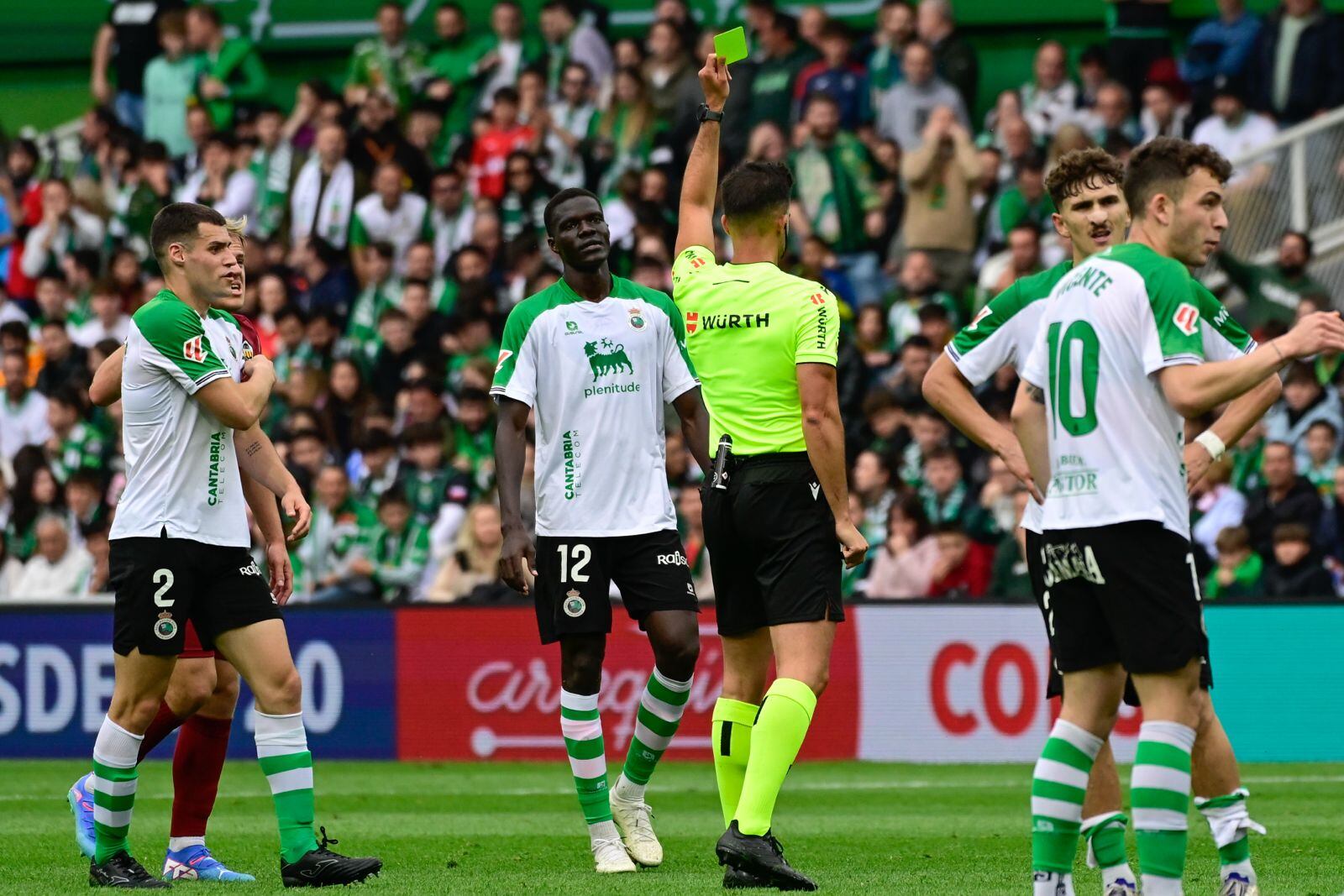 Maguette no jugará contra el Huesca por sanción.