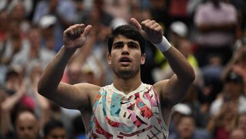 Carlos Alcarazcelebra su triunfo contra Matteo Arnaldi en el US Open.