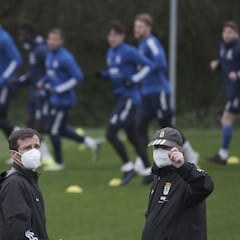 Los delanteros del Oviedo siguen a la búsqueda del gol