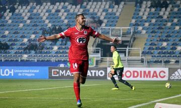 El delantero se ha visto relegado al banco debido a los desempeños de jugadores como Marcelo Larrondo o Franco Lobos. Además, en los minutos que ha disputado (354) solo registra un gol.