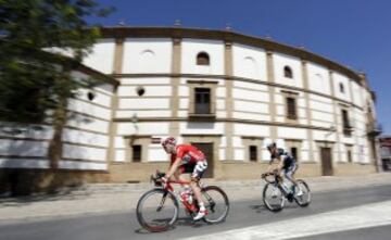 Ligthart y Tony Martin durante la quinta etapa de La Vuelta Ciclista a España 2014 en su 69 edición, de 183,3 kilómetros, que ha comenzado en el municipio cordobés de Priego de Córdoba y termina en la localidad malagueña de Ronda. 
