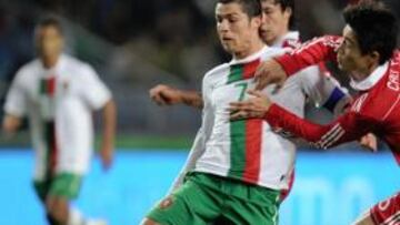 <b>IMPARABLE. </b>Ningún defensa chino fue capaz de frenar a Cristiano el miércoles en Coimbra.