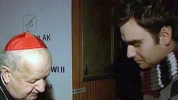 Kubica recibe una medalla con sangre de Juan Pablo II