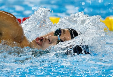 McIntosh se lleva el póquer pese a su fallido farol ante Ledecky