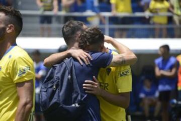 Los jugadores del Cádiz totalmente abatidos. 