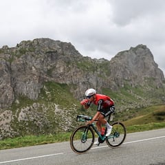 Los españoles en el Tour: discreción tras los abandonos de Carlos Rodríguez y Enric Mas