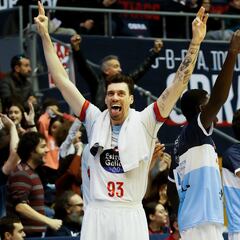 El Obradoiro alarga la mala racha del Baskonia