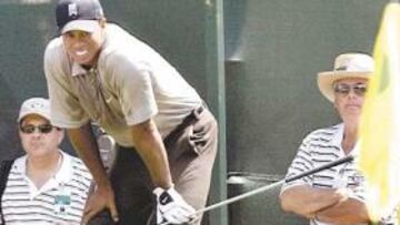 <b>DESCONCIERTO. </b>Tiger Woods perdió la paciencia y se descentró. Su rostro le delata.