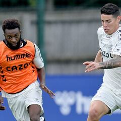 En Everton celebran la nueva sociedad de James