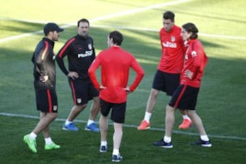 Jackson Martínez entrenó con toda la plantilla del Atlético, pensando en el partido de la octava jornada de Liga ante la Real Sociedad