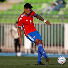 Berizzo sorprendió y citó a dos jugadores de Colo Colo: Pizarro quedó fuera