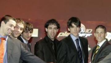 <b>A POR LA COPA. </b>Martínez, Llull, Ricky, Berni, Suárez, Carroll, Splitter y Savanovic van a por el título.