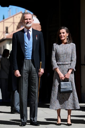 El rey Felipe VI de España y la reina Letizia de España asisten al premio de Literatura 'Miguel De Cervantes' 2023 en la Universidad de Alcalá de Henares el 23 de abril de 2024 en Madrid.