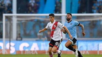 CORDOBA, ARGENTINA - FEBRUARY 04: Ignacio Fernandez of River Plate runs with the ball during a match of Liga Profesional 2023 between Belgrano and River Plate at Mario Alberto Kempes Stadium on February 4, 2023 in Cordoba, Argentina. (Photo by Hernan Cortez/Getty Images)