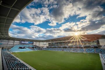 Minnesota United inaugurated their new stadium with a 3-3 draw against New York City FC with the stunning field amazing the fans.