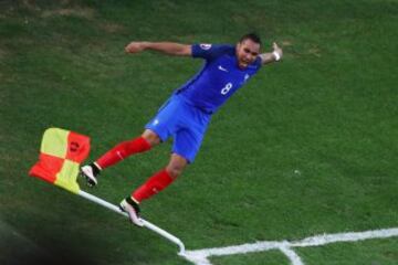 2-0. Dimitri Payet celebró el segundo tanto.