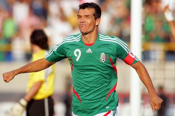 Por muchos años el máximo goleador de la Selección Mexicana. Borgetti anotó 46 goles, dos de ellos en la Copa del Mundo de Corea-Japón 2002. Además, disputó su segunda justa mundialista en Alemania 2006, donde el Tri quedó eliminado en Octavos de Final ante Argentina, con un autogol suyo. Jugó en Inglaterra para el Bolton y en total sumó 299 anotaciones en clubes.