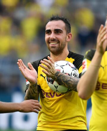 Fichó por el Borussia Dortmund la temporada 2018/19 dejando 23 millones de euros en las arcas del FC Barcelona.