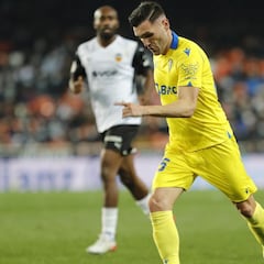 Lucas Pérez debutó con un gol y demostrando confianza