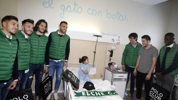 02-01-20
ELCHE
VISITA AL HOSPITAL DEL VINALOPO
JUGADORES REPARTEN REGALOS A NIÑOS INGRESADOS EN EL HOSPITAL 02/01/20 NAVIDAD 2019